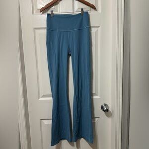 Lululemon groove super high rise flare pant size 8 vvvguc